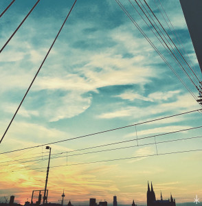 Severinsbrücke mit Kölner Skyline