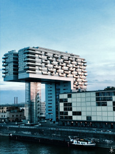 Moderne Bauten direkt am Rhein Hansawerft